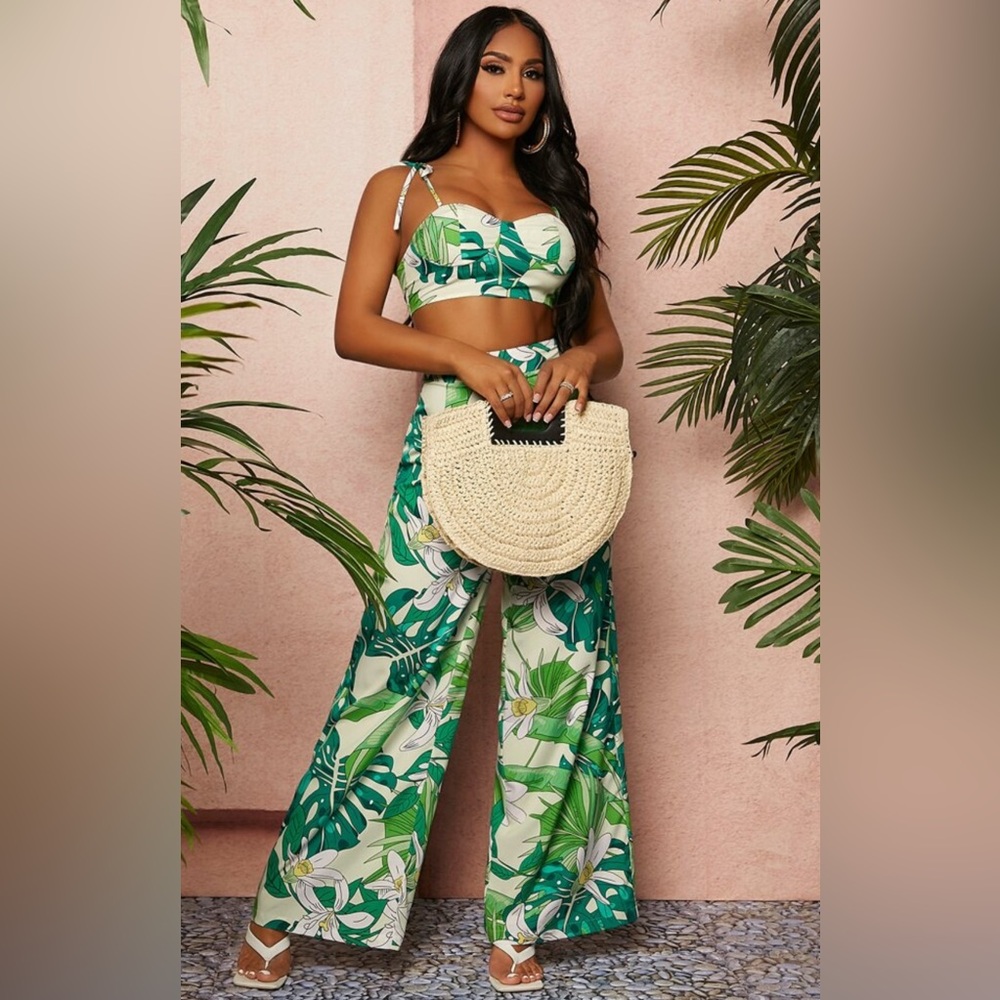 🌺 SHEIN Tropical Two-Piece Set – Size Small
NWOT —